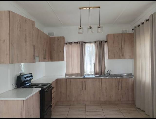 2 BEDROOM PROPERTY TO RENT IN OVERPORT